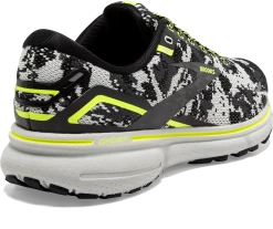 BROOKS Women's Ghost 15 Camo (029 - Black/Ebony/Nightlife) -Boutique Sports Fashion Store 053CCE66 0AA7 4075 BA35 943C1DE21D2F