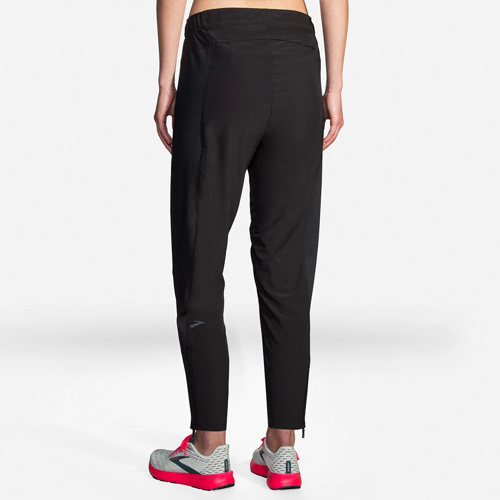 Brooks Shakeout Pant Women's 2 Brooks Shakeout Pant Women's - Image 2