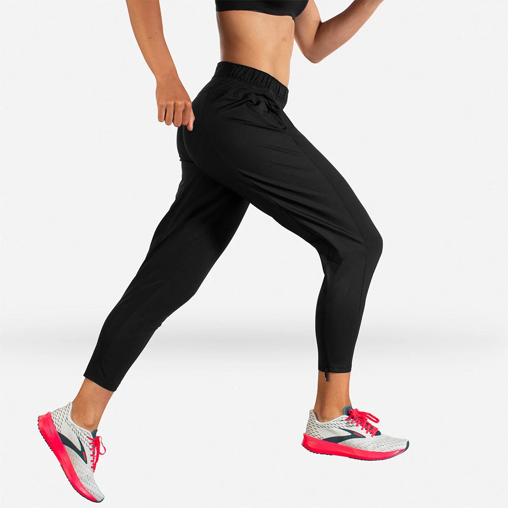 Brooks Shakeout Pant Women's 3 Brooks Shakeout Pant Women's - Image 3