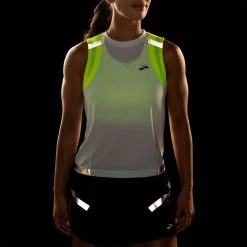 Brooks Carbonite Tank Women's 5 Brooks Carbonite Tank Women's -Boutique Sports Fashion Store 057096 3