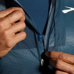 Men's Brooks Canopy Jacket - 211385-406 -Boutique Sports Fashion Store 211385 406 D4 Canopy Jacket