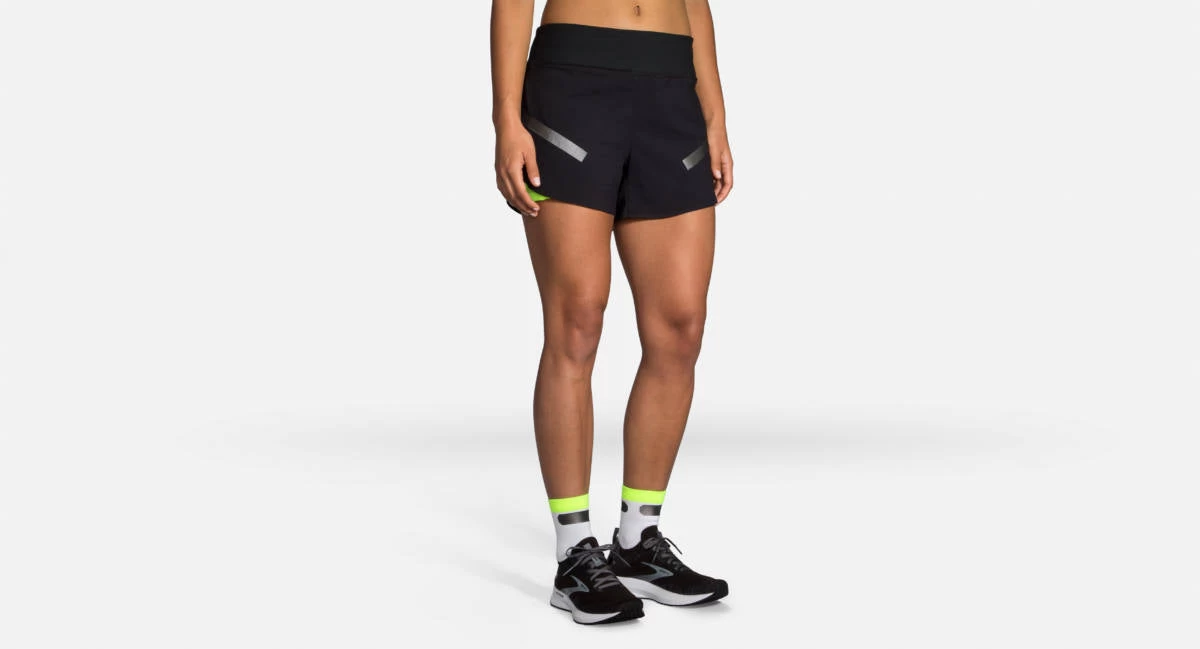Women's Brooks Carbonite 4" 2 In 1 Short 221430-001 1 Women's Brooks Carbonite 4" 2 In 1 Short 221430-001